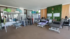 190 de angajați pentru 110 pacienți