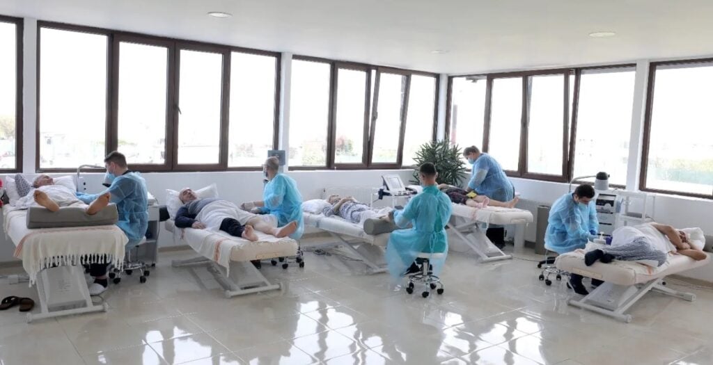 Terapia Curentilor de Inalta Frecventa 1 Spitalul Sfantul Sava Recuperare 1024x525 1