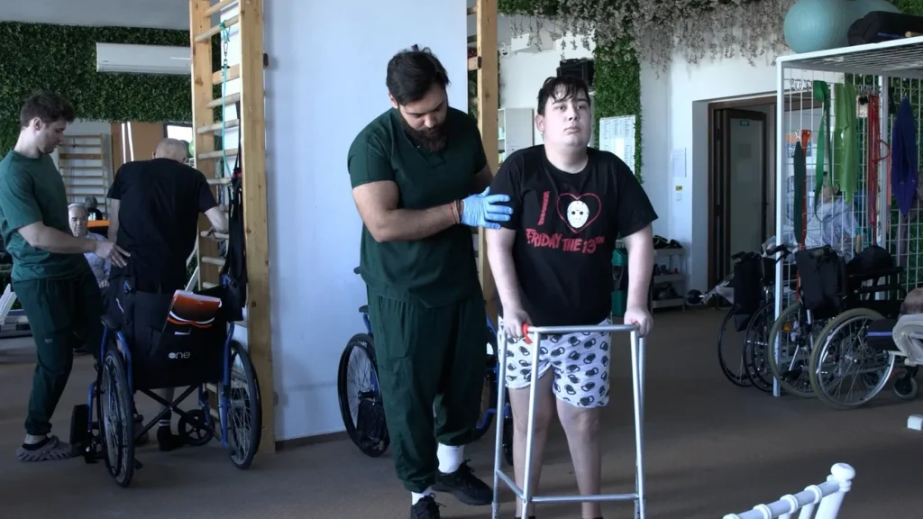 Recuperare dupa Fracturi de Coloana 1 https wwwg4mediaro wp content uploads 2026 03 Recuperare medicala spital