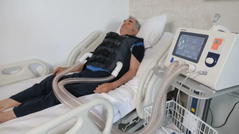 Vesta cu oscilație de înaltă frecvență pentru pacienții cu afecțiuni pulmonare severe 4 Vesta cu oscilație de înaltă frecvență pentru pacienții cu afecțiuni pulmonare severe